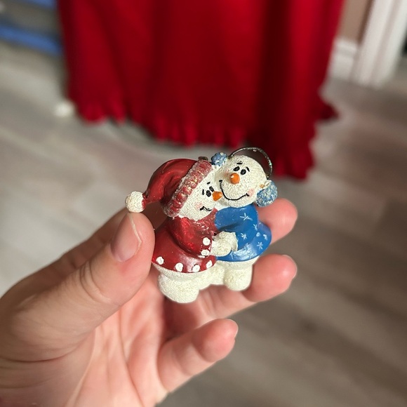 5/$25 Festive Snowman Couple Figurine brooch ☃️ - Picture 3 of 8